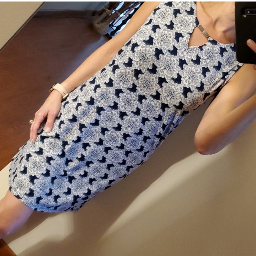 New Directions Blue and White Sleeveless Sheath Dress